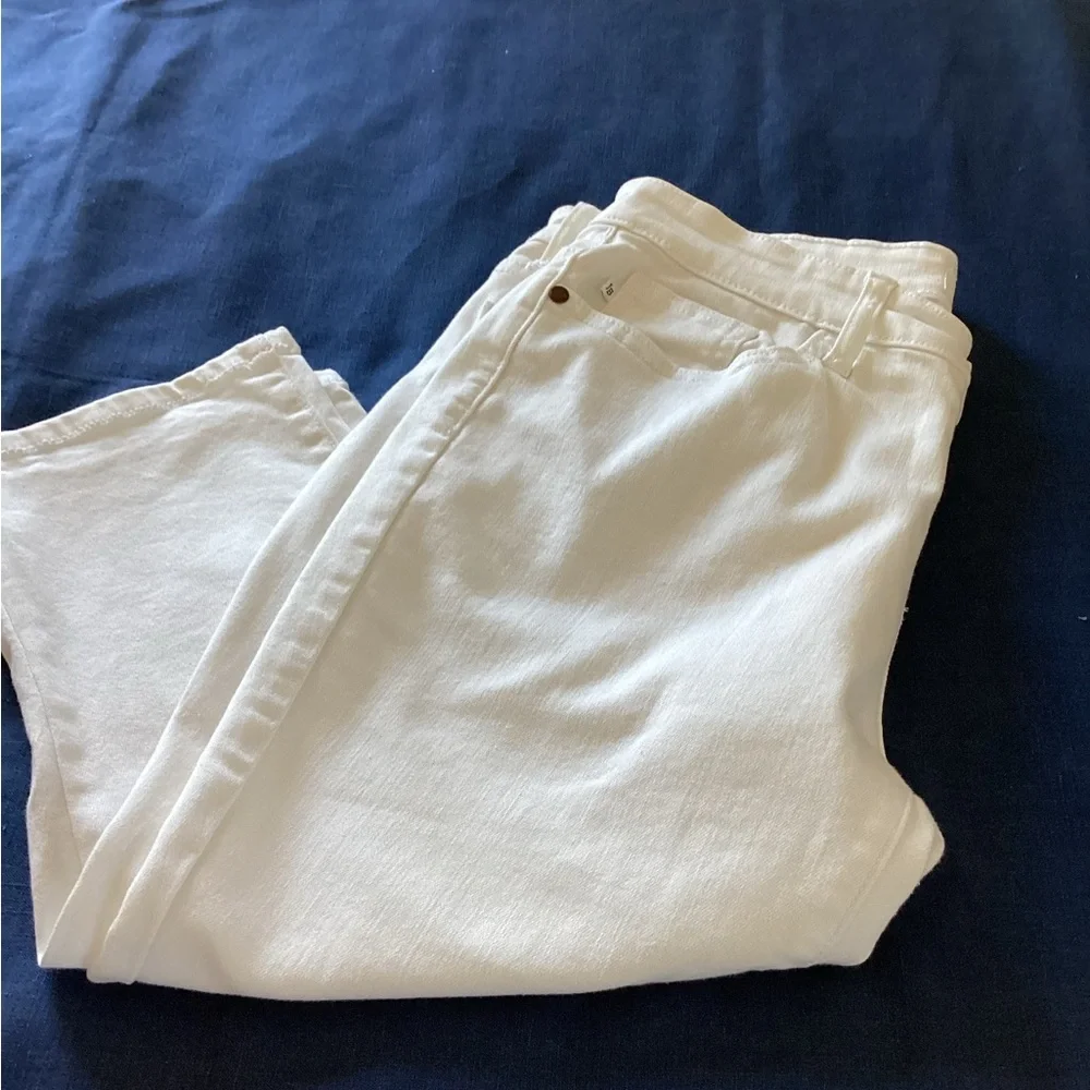 Judy Blue capris - Picture 4 of 12